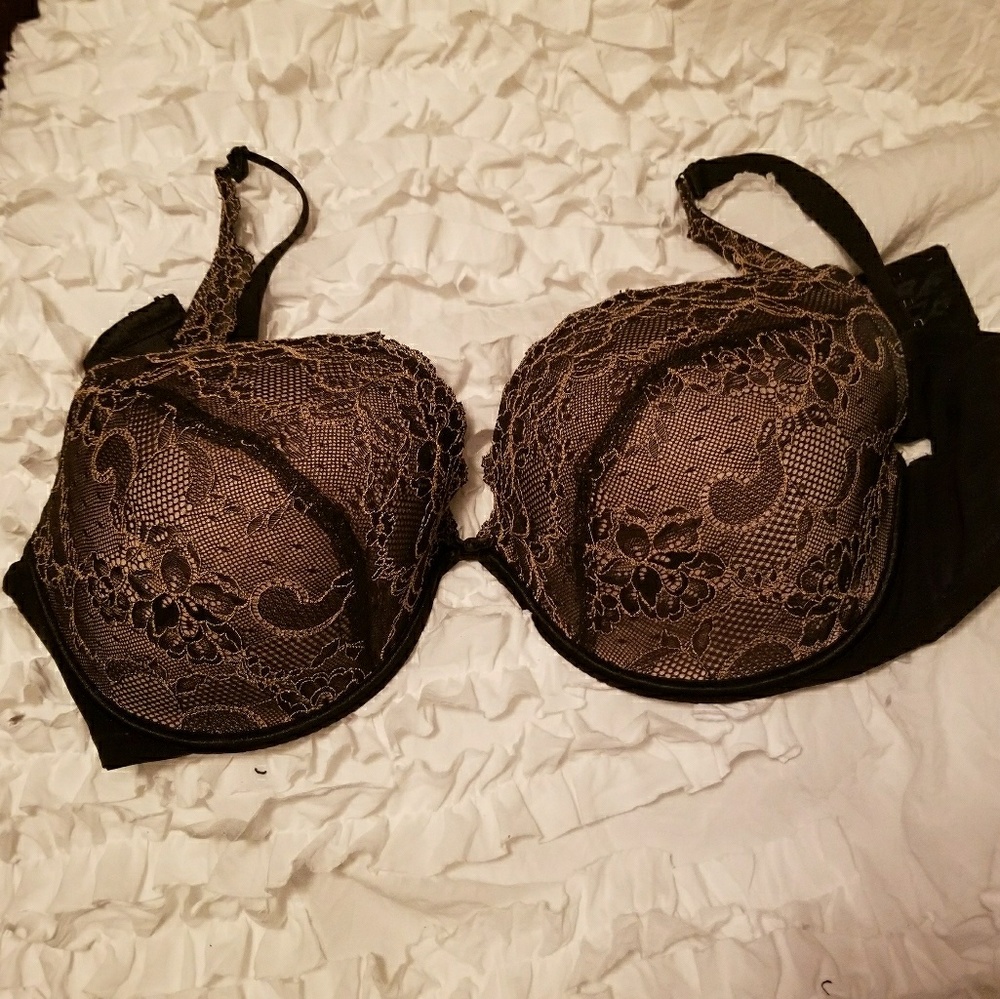 🖤 Cacique Lace Plunge Bra 44DD
